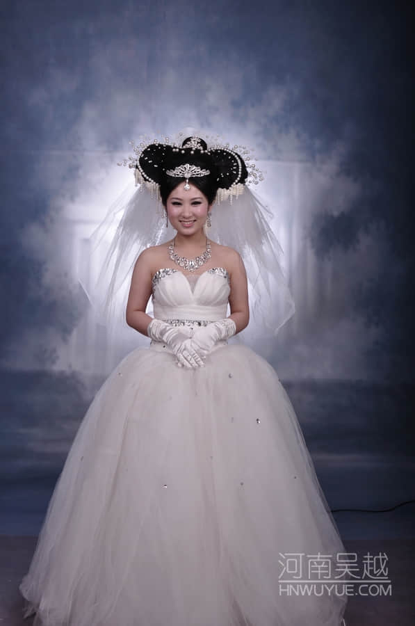 婉約白。
