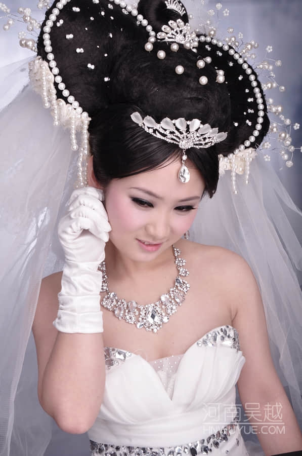 婉約白。