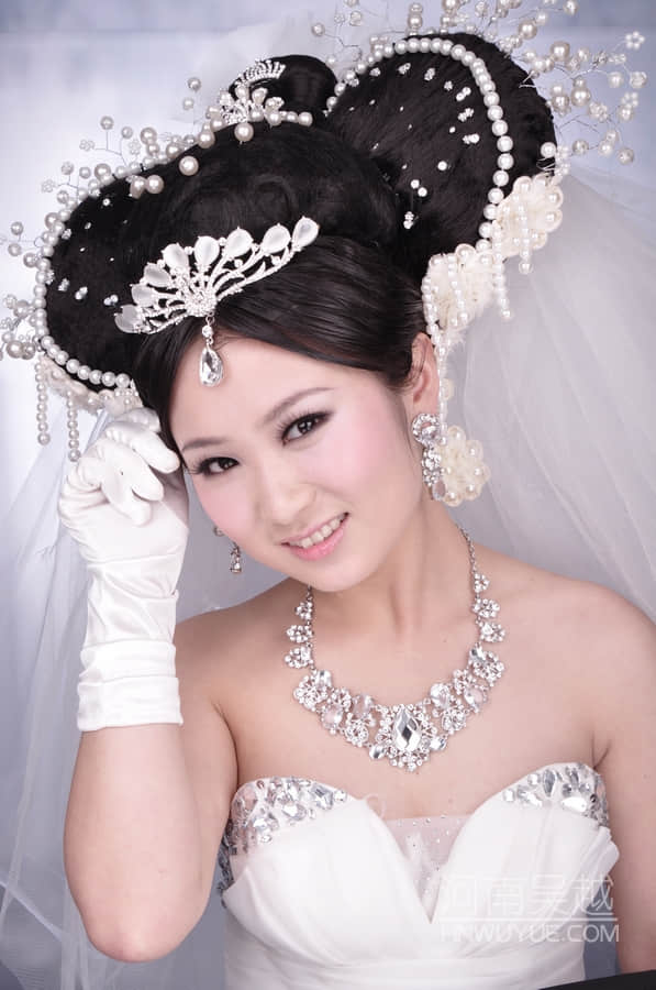 婉約白。