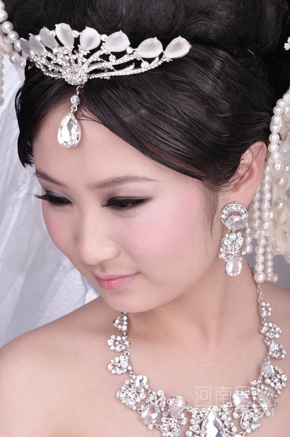 婉約白。