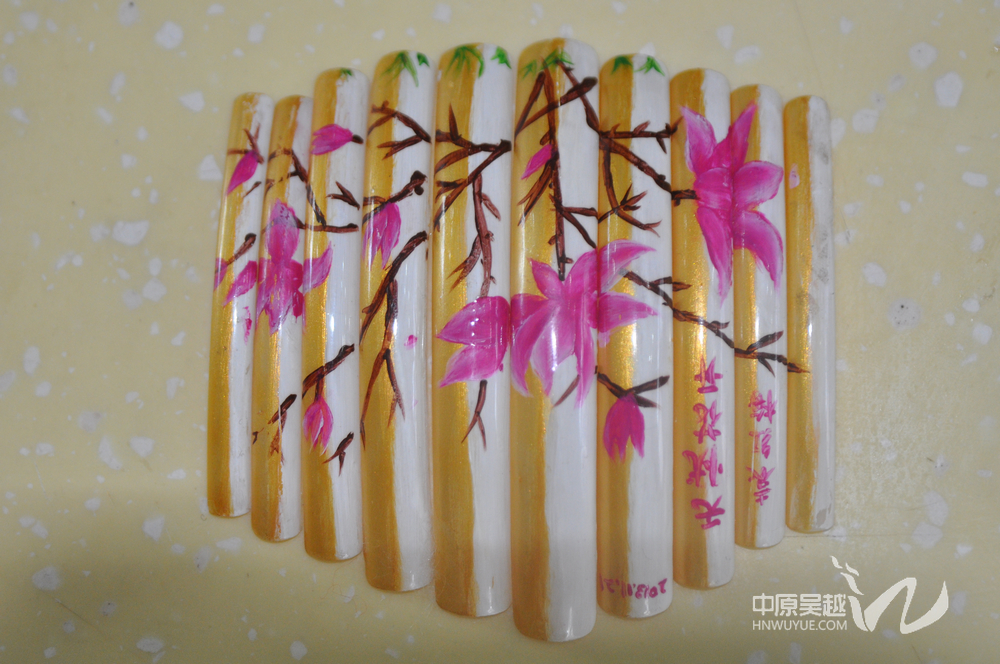 寶色琉璃。