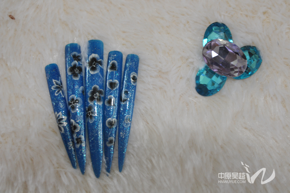 寶色琉璃。