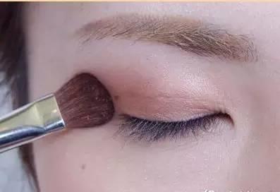 臥蠶真的太重要了，沒有也要畫出來！