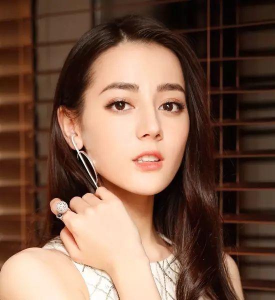 楊冪帶火了“水果唇”，趙麗穎，劉詩詩涂了秒變逆齡少女