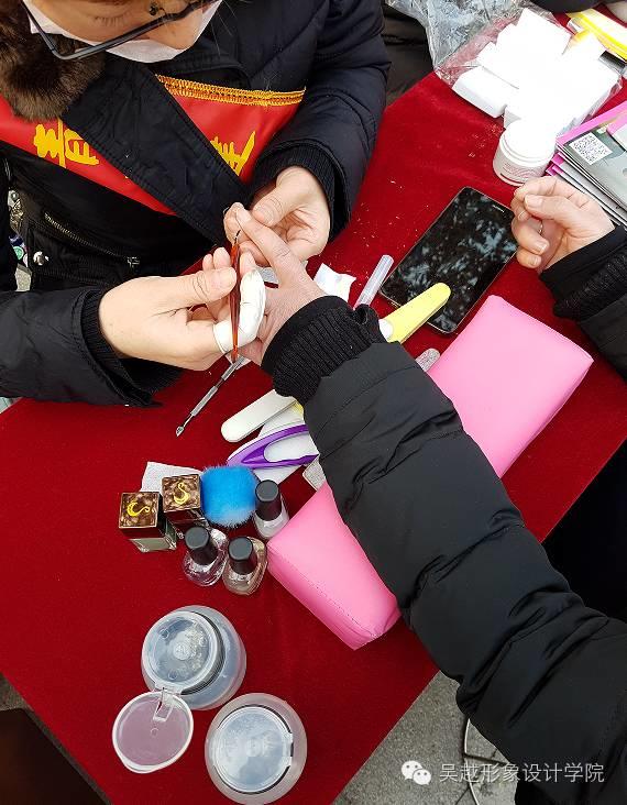 青春健康共享未來--行動起來、向“零”艾滋邁進(jìn)。