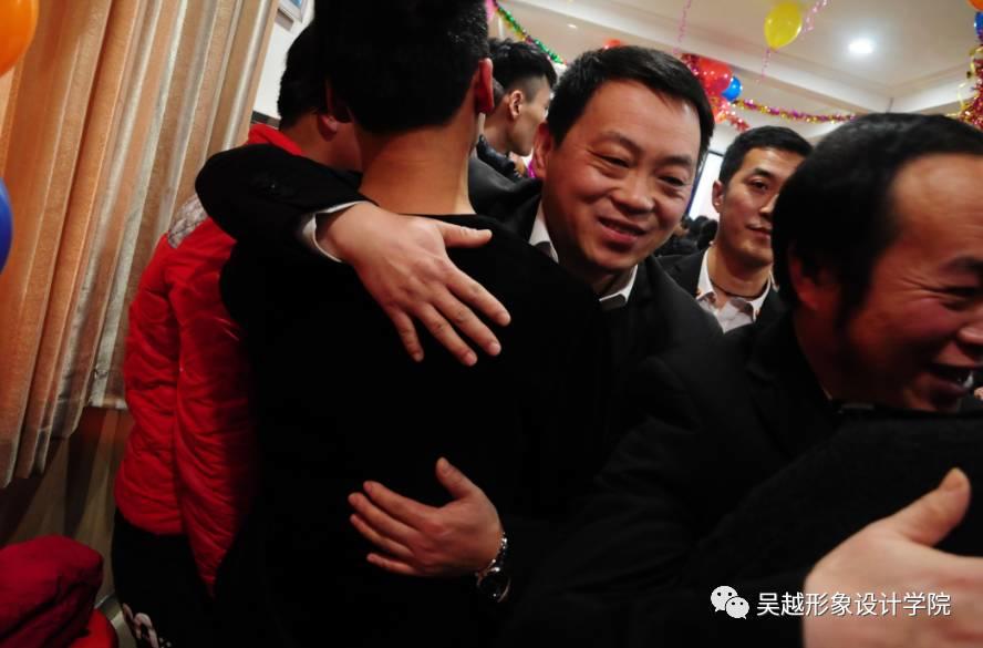 吳越形象設(shè)計(jì)藝術(shù)學(xué)院2016年度元旦文藝晚會(huì)圓滿閉幕！