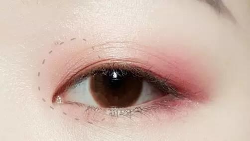 把眼妝畫成這樣，你才知道自己有多漂亮！