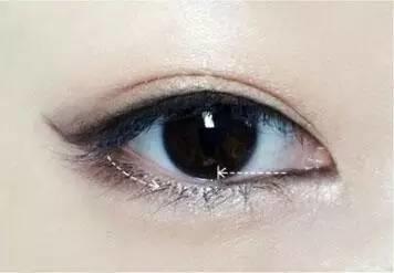把眼妝畫成這樣，你才知道自己有多漂亮！