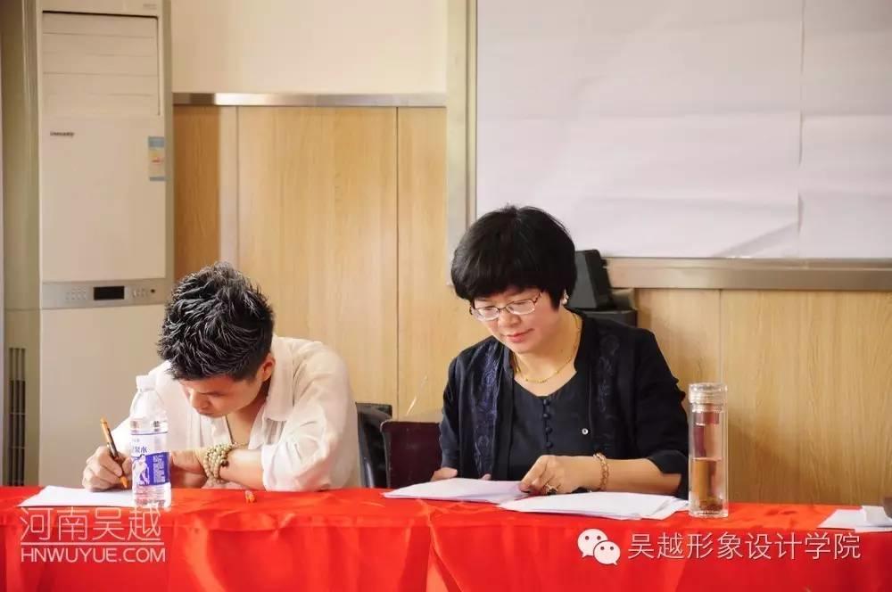 熱烈祝賀濮陽市美發(fā)美容行業(yè)協(xié)會換屆籌備會圓滿成功！