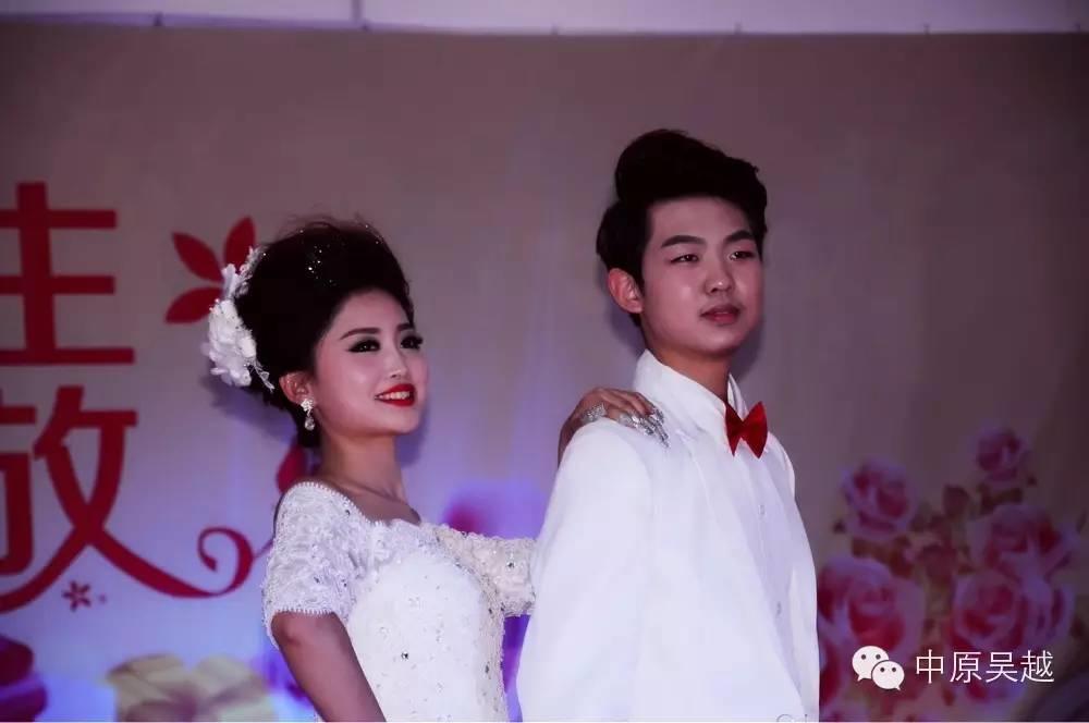 【吳越學(xué)?！繀窃綄W(xué)校的學(xué)員們積極參與以“魅力人生優(yōu)雅綻放”為主題的2015年全市女企業(yè)家協(xié)會年會。