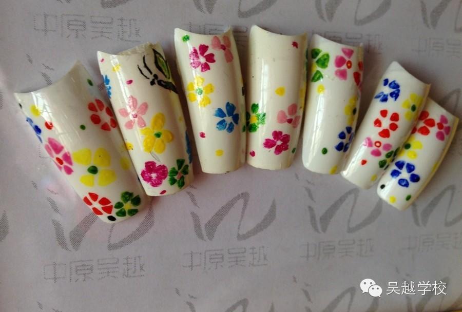 【吳越形象設(shè)計(jì)學(xué)院】濮陽(yáng)學(xué)習(xí)美甲的好去處，你還等什么？快來(lái)報(bào)名吧