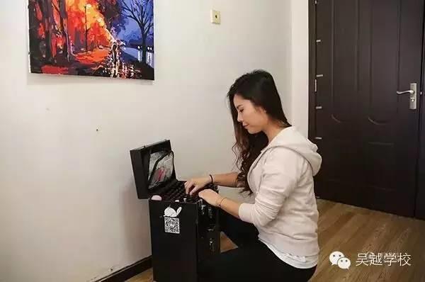 【吳越學(xué)校】知道別的美甲師為什么月收入過(guò)萬(wàn)嗎？（美甲師必看）