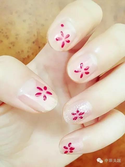 【吳越學(xué)?！看阂獍蝗? 花朵美甲圖片最動人