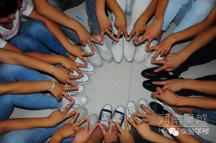 【吳越學?！俊按蛟祺攘θ松贝笮凸嬲n程圓滿結(jié)束（多圖）