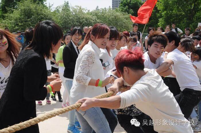 【吳越形象設(shè)計學?！考で槲逶拢襻婏w揚！