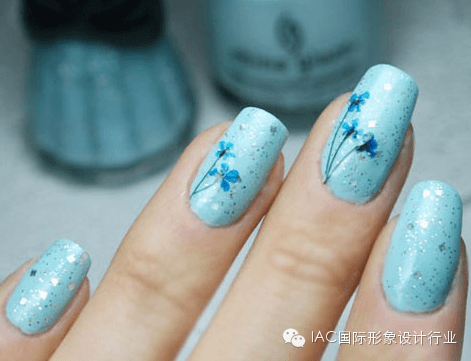 【吳越形象設(shè)計(jì)學(xué)?！棵兰撞患m結(jié)，數(shù)十款最新美甲圖