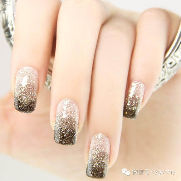 【吳越形象設(shè)計(jì)學(xué)?！?014純色新娘美甲