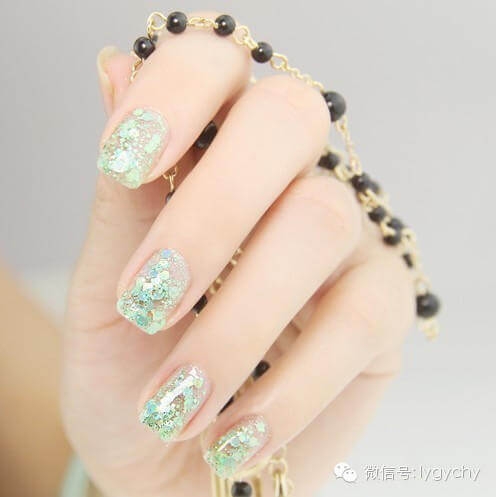 【吳越形象設(shè)計(jì)學(xué)?！?014純色新娘美甲