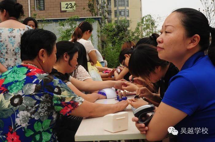 【吳越學(xué)?！繀窃綄W(xué)校志愿者活動——水景灣站