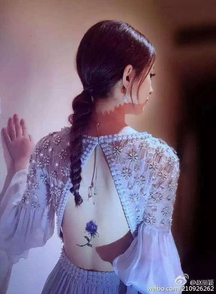 趙麗穎馮紹峰組團(tuán)灑狗糧 時(shí)尚教主結(jié)婚造型仙氣十足