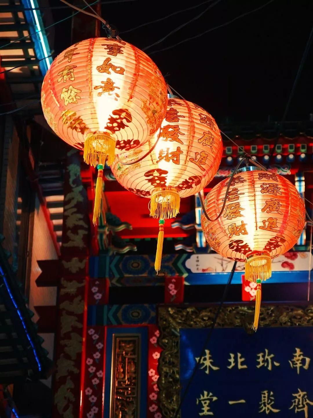 吳越學(xué)校祝您元宵節(jié)快樂！