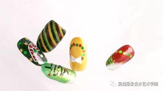 圣誕節(jié)狂歡，仙女們不可缺少的美甲樣式