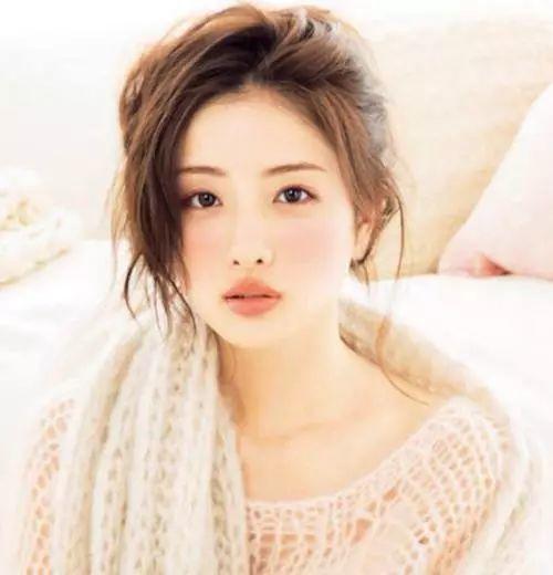 腮紅，決定你是少女還是傻姑？十元小姐姐教你腮紅的正確打開方式