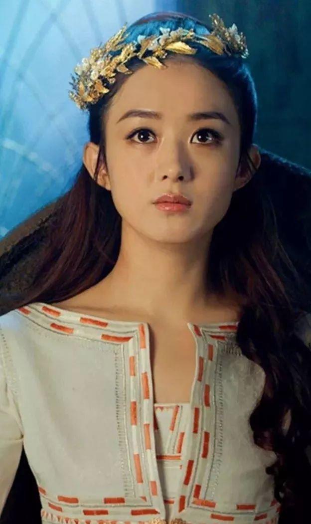 趙麗穎馮紹峰組團(tuán)灑狗糧 時(shí)尚教主結(jié)婚造型仙氣十足