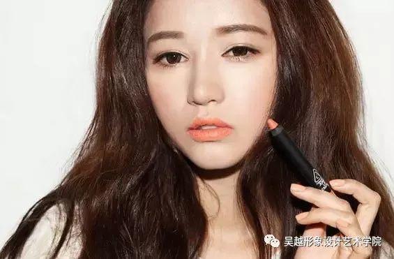 你的膚色決定口紅的顏色，你選對色號了嗎？