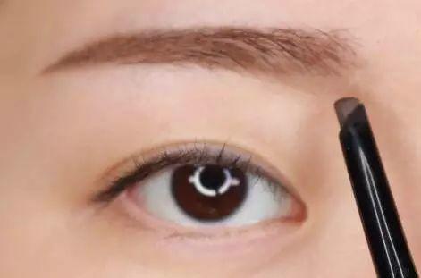 你畫對眉毛了嗎？修眉+畫眉分分鐘就能學會~