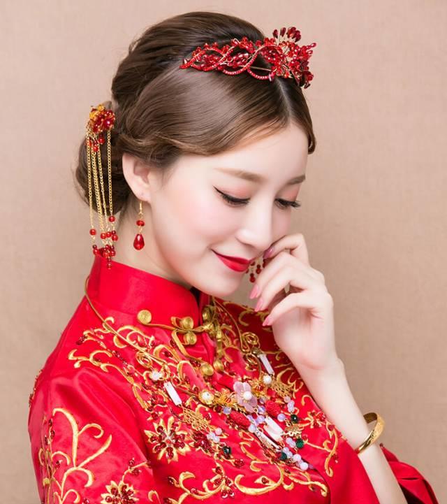 新娘敬酒造型，還屬紅調(diào)最驚艷！
