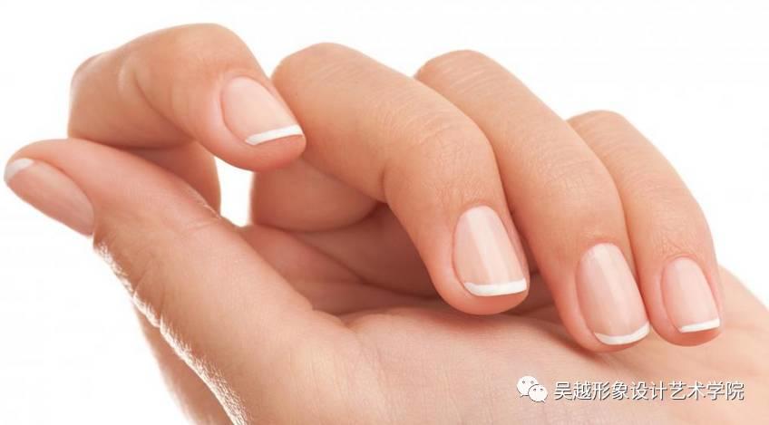秋天指甲也要補(bǔ)充營養(yǎng)哦！