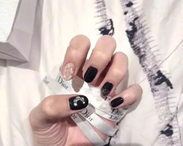 秋冬美甲最新趨勢(shì),現(xiàn)在就開始復(fù)制！