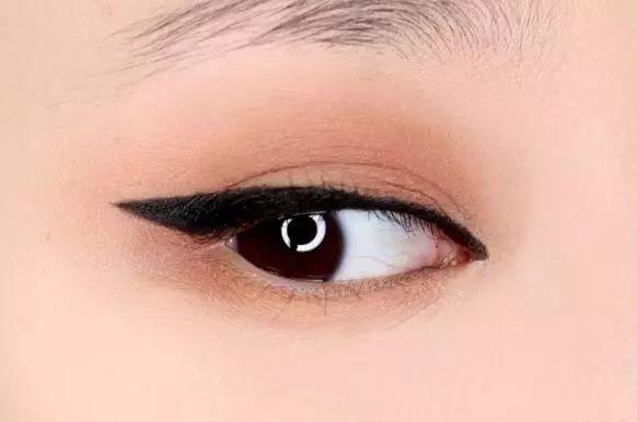 【美妝】御姐范兒妝容，展現(xiàn)絕對(duì)的無(wú)敵氣場(chǎng)