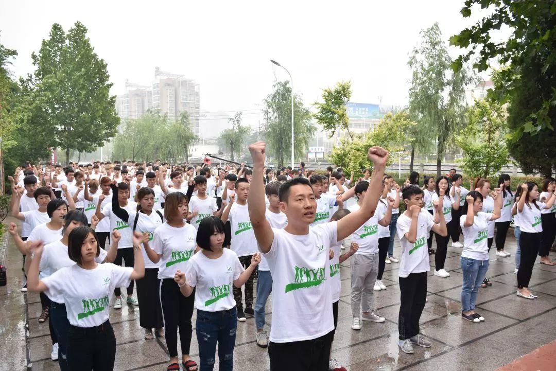 太牛了！70人為10000人化妝！全國(guó)關(guān)注的盛事你知道嗎？
