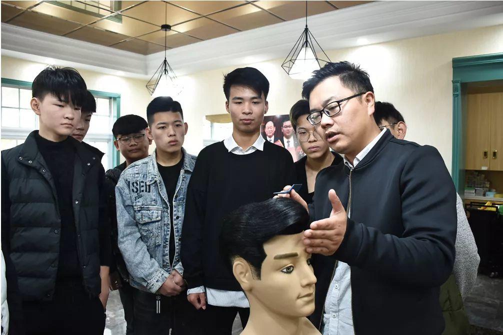 吳越學(xué)校報(bào)名學(xué)習(xí)獲得最優(yōu)惠的秘密！
