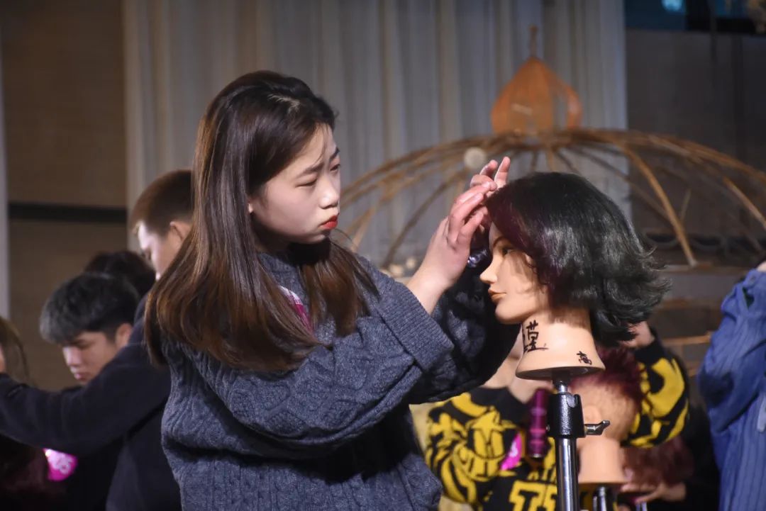 祝賀 | 濮陽市美容美發(fā)行業(yè)2020年“吳越杯”職工技能大賽圓滿閉幕！
