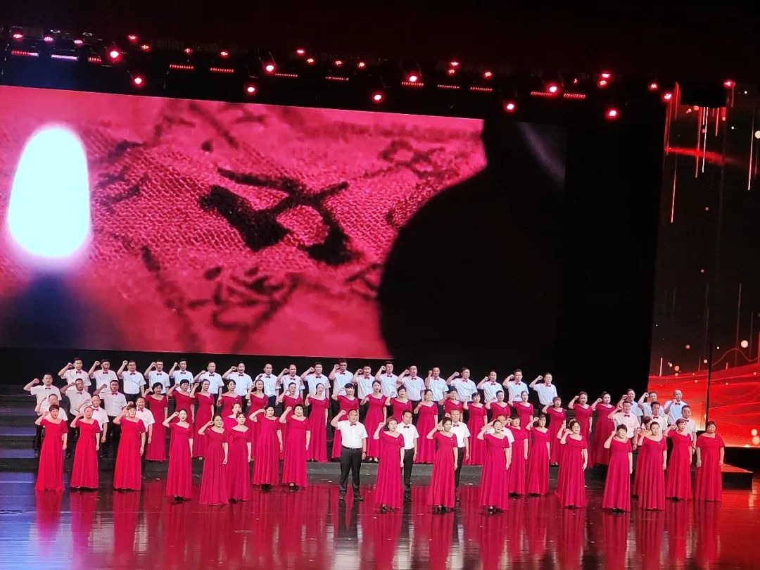 330人大型舞臺(tái)妝，吳越學(xué)校為市工商聯(lián)慶祝建黨100周年文藝演出義務(wù)化妝