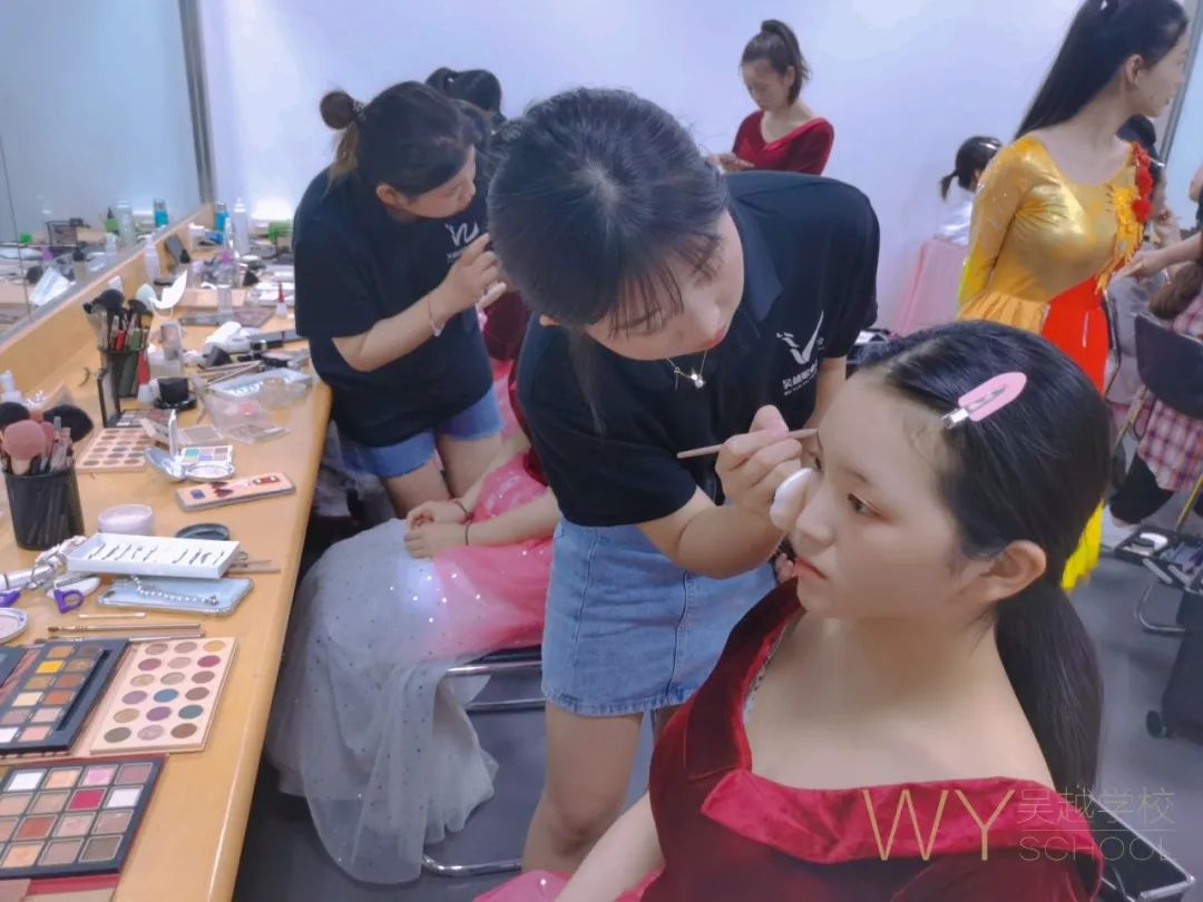 吳越學(xué)校助力濮陽市“華信杯”志愿服務(wù)項(xiàng)目大賽頒獎活動