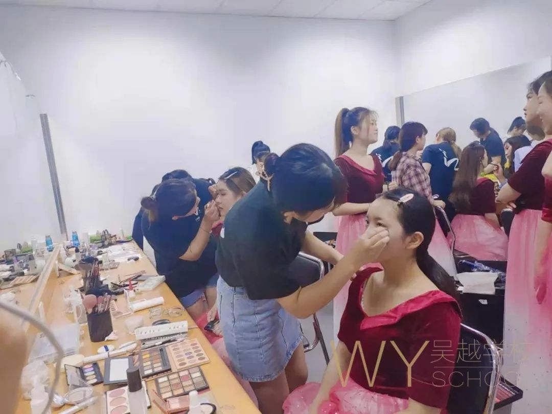 吳越學(xué)校助力濮陽市“華信杯”志愿服務(wù)項(xiàng)目大賽頒獎活動