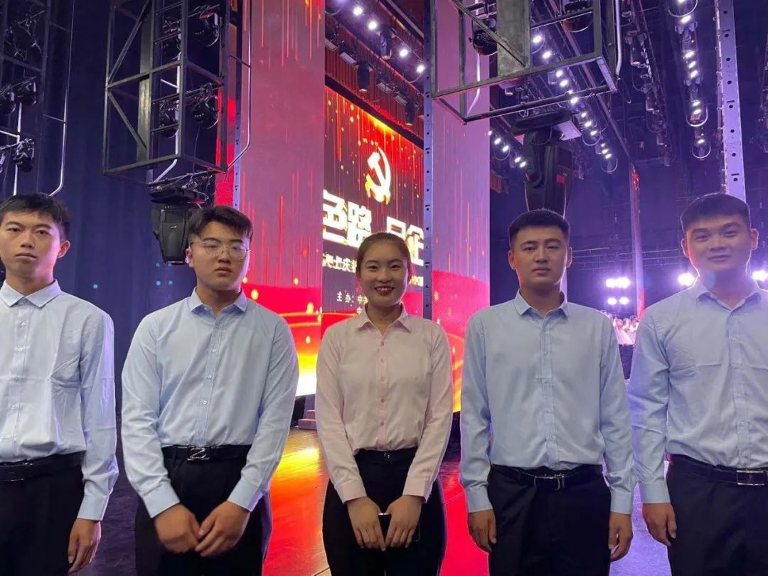 330人大型舞臺(tái)妝，吳越學(xué)校為市工商聯(lián)慶祝建黨100周年文藝演出義務(wù)化妝
