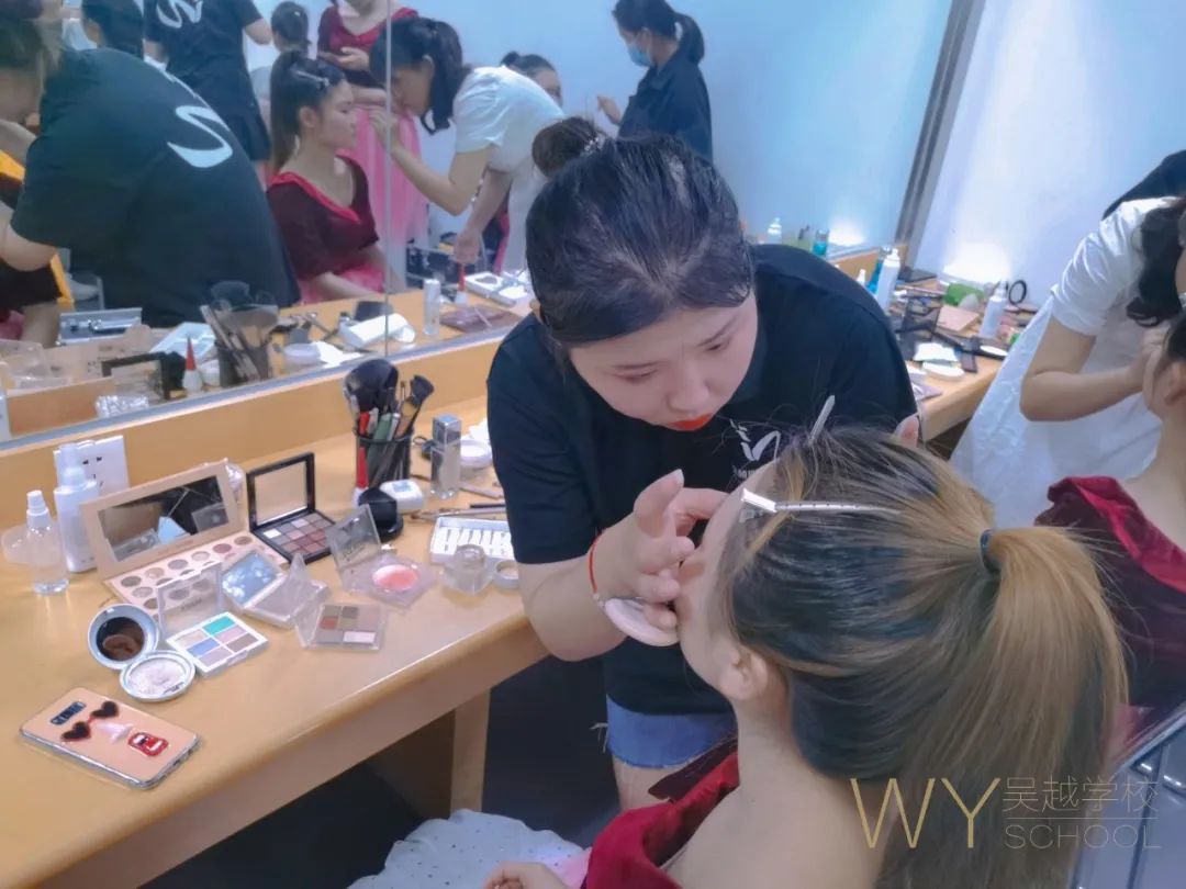 吳越學(xué)校助力濮陽市“華信杯”志愿服務(wù)項(xiàng)目大賽頒獎活動