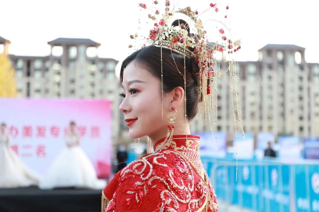 技耀龍都，能創(chuàng)未來！直擊濮陽市首屆職業(yè)技能大賽開幕式吳越學(xué)校展臺！