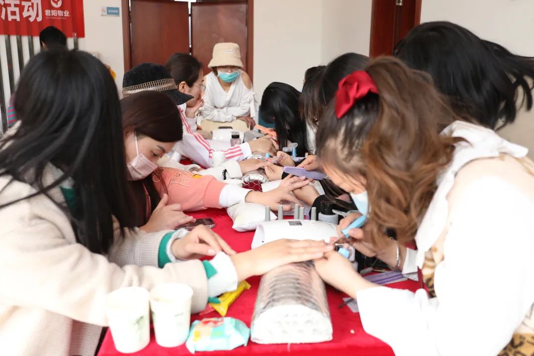 吳越昨日慶?！叭恕眿D女節(jié)開展愛心公益活動一覽