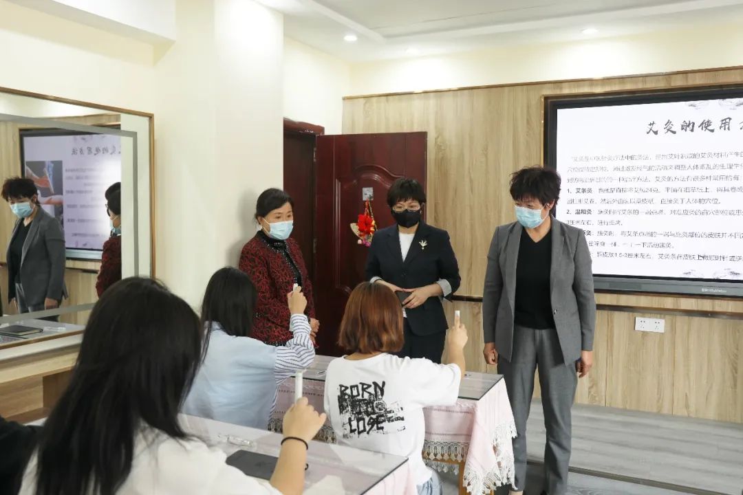 濮陽市婦聯(lián)黨組書記、主席閆巧云一行來吳越學(xué)校調(diào)研“人人持證，技能河南”培訓(xùn)工作