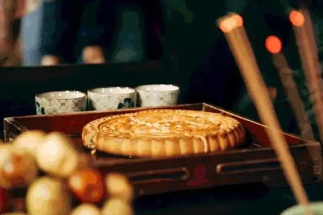 吳越學(xué)校祝您中秋節(jié)&教師節(jié) 雙節(jié)快樂！
