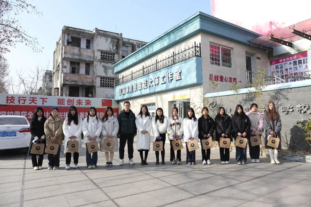 向夢想出發(fā) | 濮陽市吳越職業(yè)培訓(xùn)學校2022屆美發(fā)美容專業(yè)學員赴江蘇南通偉杰美業(yè)、浙江杭州琴美美業(yè)就業(yè)