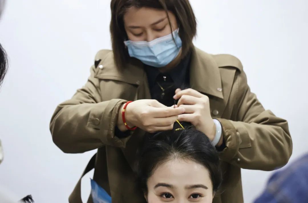 吳越學(xué)校助力濮陽市婦聯(lián)紀(jì)念“三八”國際婦女節(jié)113周年頒獎典禮