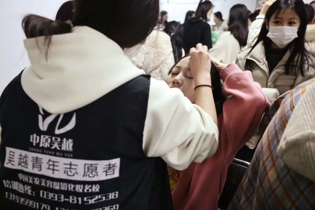 吳越學(xué)校助力濮陽市婦聯(lián)紀(jì)念“三八”國際婦女節(jié)113周年頒獎典禮