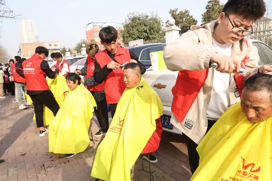 熱烈祝賀濮陽市吳越職業(yè)培訓學校榮獲濮陽市華龍區(qū)“三八紅旗集體”稱號！